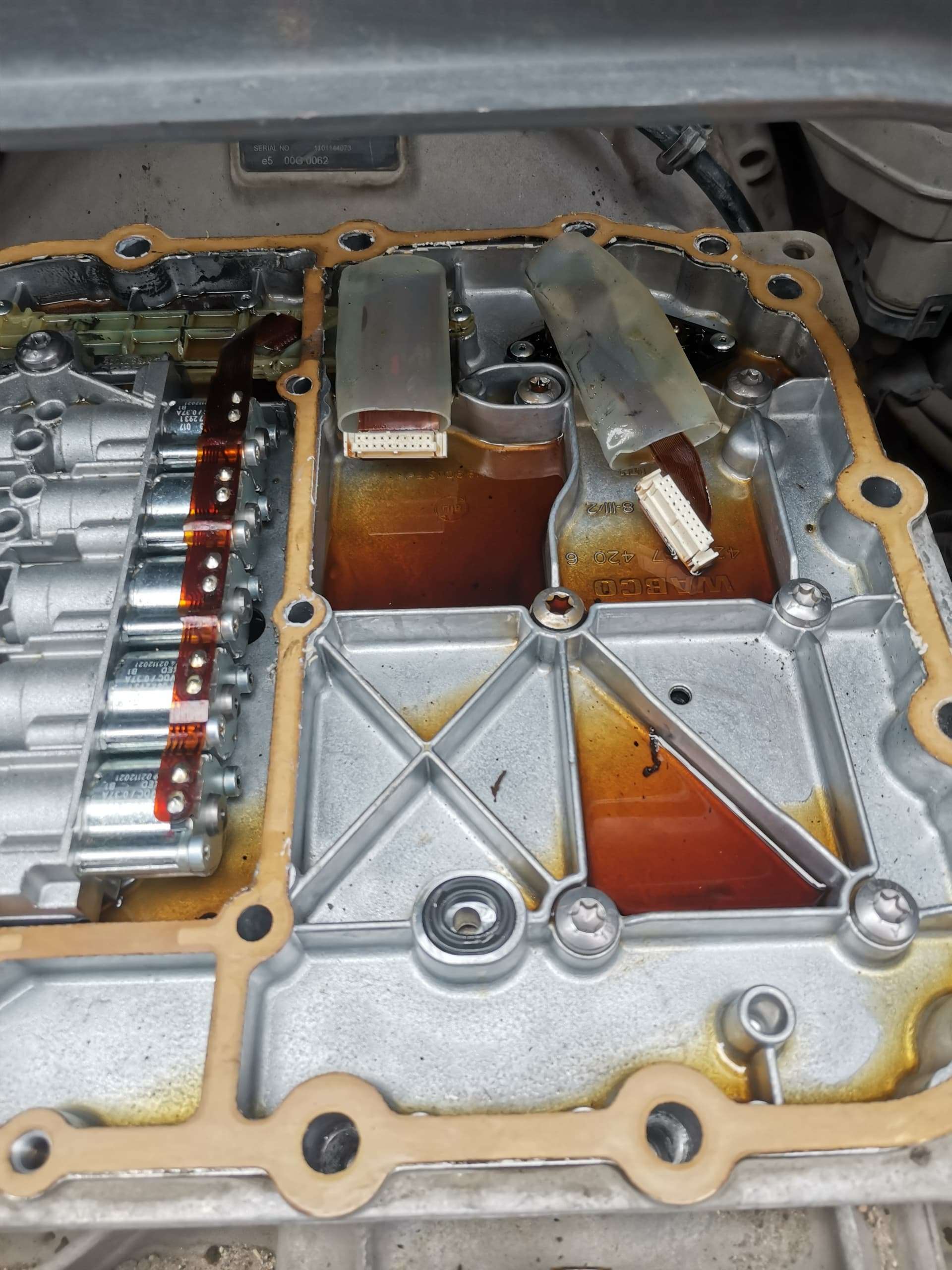 تعمیرپمپ کلاچ و درب گیربکس